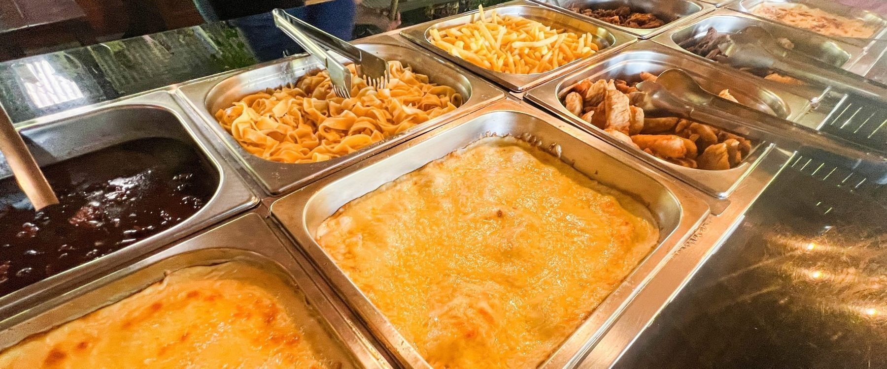 Buffet de pratos quentes
